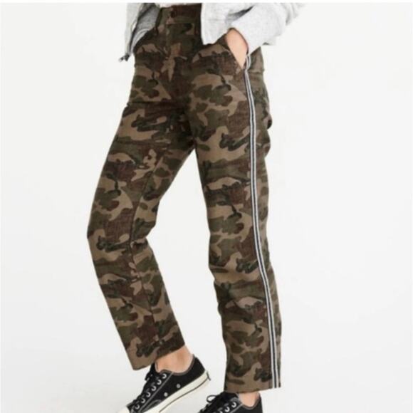 Abercrombie & Fitch Annie Side Stripe Camo Pants Size 26 / 2R - Picture 1 of 10